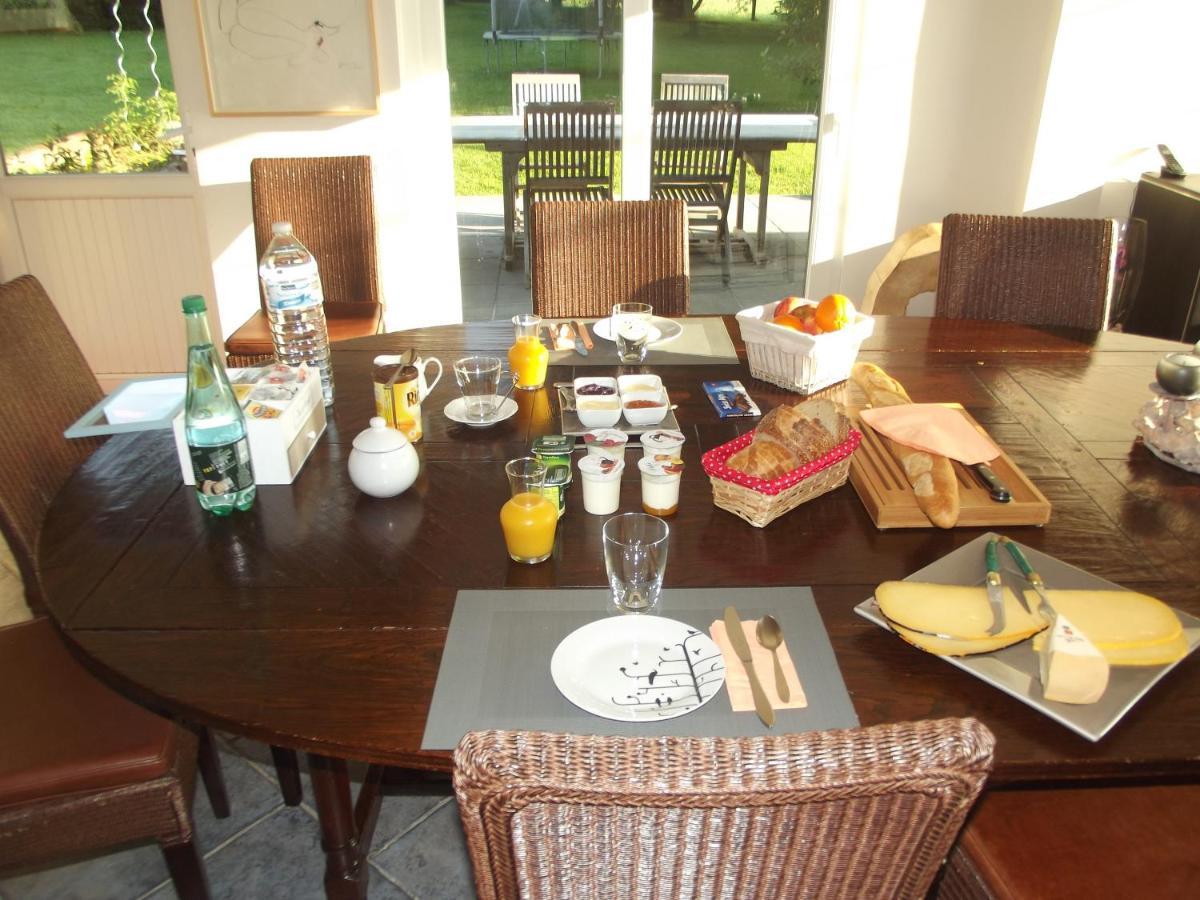 Bed and Breakfast Au Bonheur Frontalier Steenvoorde Exterior foto